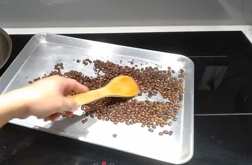 Cooling roasted coffee Beans
