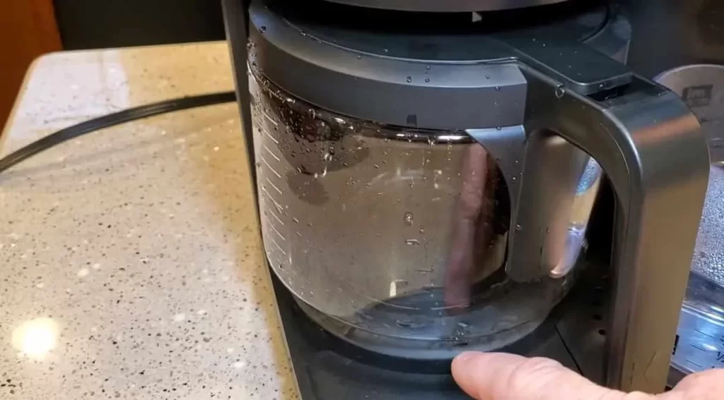 Carafe Leaks When Pouring